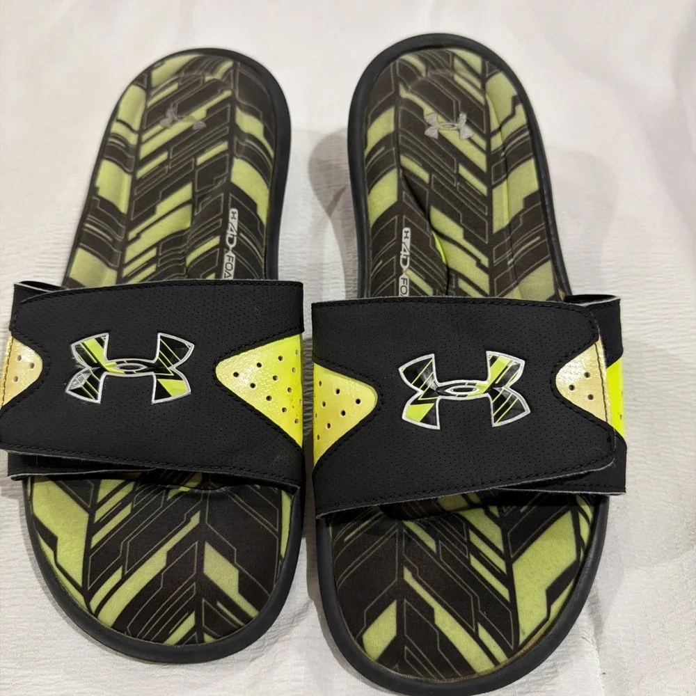 Under Armour Slides Hook And Loop Closure Foam Soles Black And Yellow Size 8‎